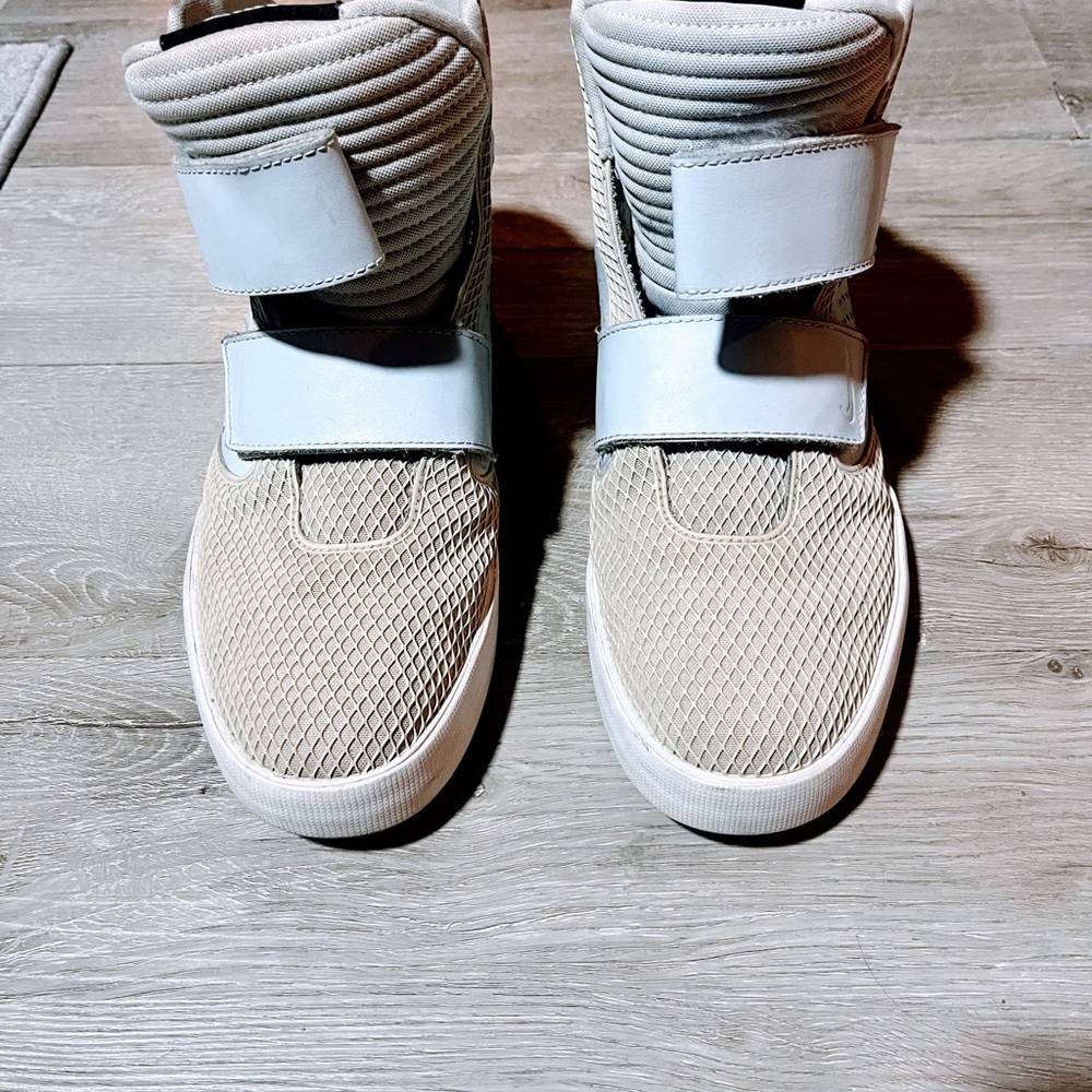 Men's BACK 2 THE FUTURE - NIKE “FLYSTEPPER 2K3” Gray, Beige and White Sneakers - Picture 4 of 11